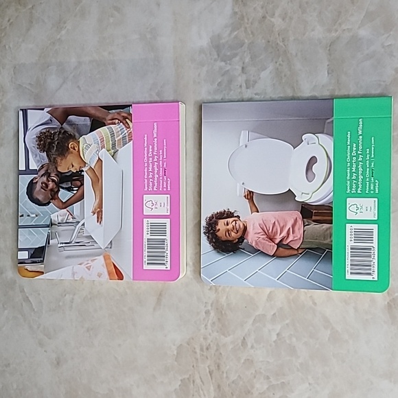 Lovevery Ready to Go: Pee & Ready to Go: Poop Books The Realist Play Kit - Picture 2 of 3